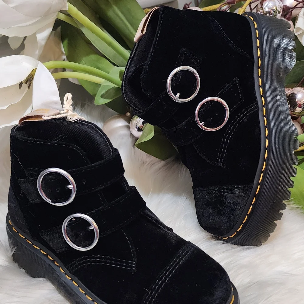 Dr Martens Devon Double Buckle Velvet Chukka Boot (Women) size7 new